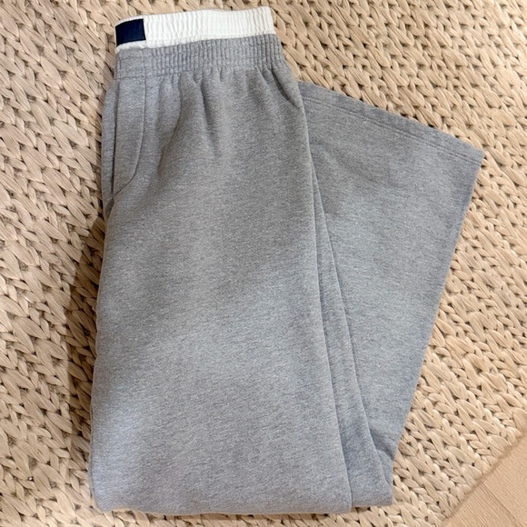 Set active Staple Layered Straight Leg gray track Sweats - Picture 3 of 4